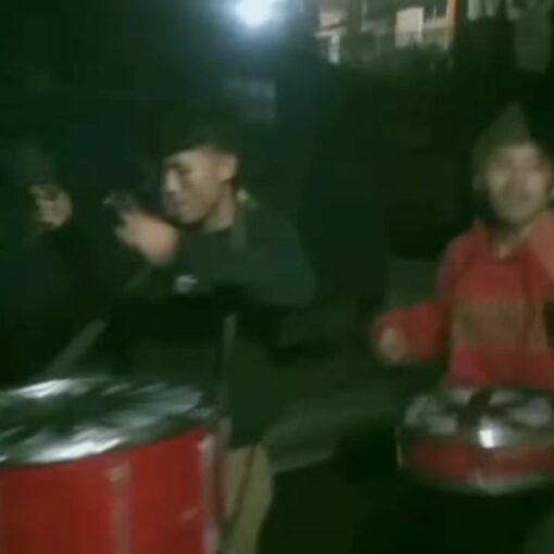 Bangunin sahur jambuluwuk