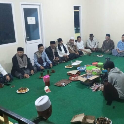 Pengajian rutin desa jambuluwuk