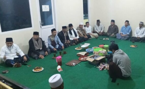 Pengajian rutin desa jambuluwuk